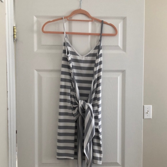 Shein tie front dress - Picture 1 of 3